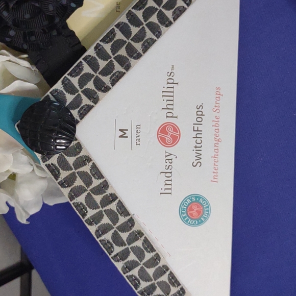 Switch flops by Lindsay Phillips set of 6 - Picture 7 of 11